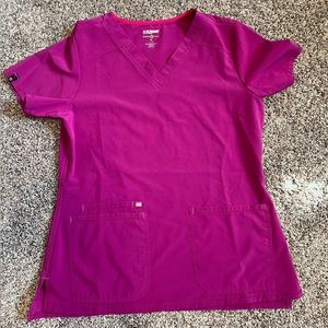 SCRUB TOP